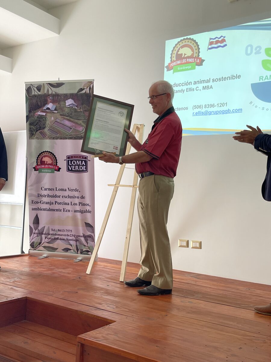 Entrega del Sello Verde Ambiental a Granja Porcina Los Pinos